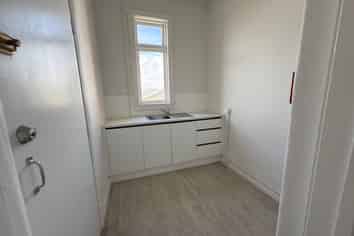 Sleek Jervois Road Office | 82 m2