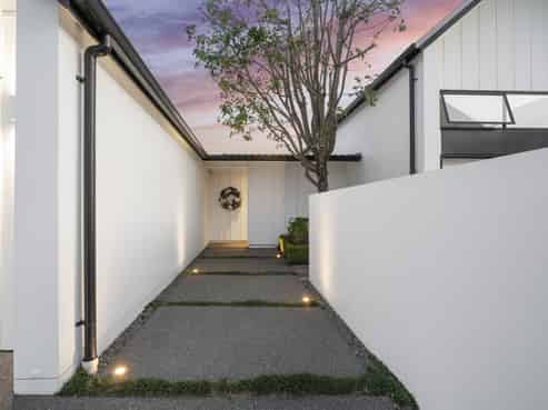 16 St Thomas Avenue, Pyes Pa