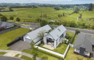 16 St Thomas Avenue, Pyes Pa