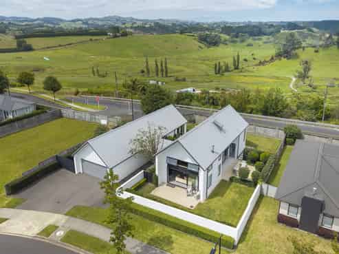 16 St Thomas Avenue, Pyes Pa