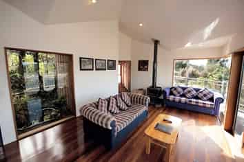 18A Beach Road, Sandspit