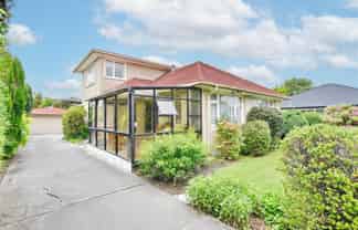222 Avonhead Road, Avonhead