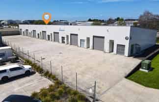 Near New Self-Contained Unit