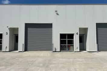 Near New Self-Contained Unit