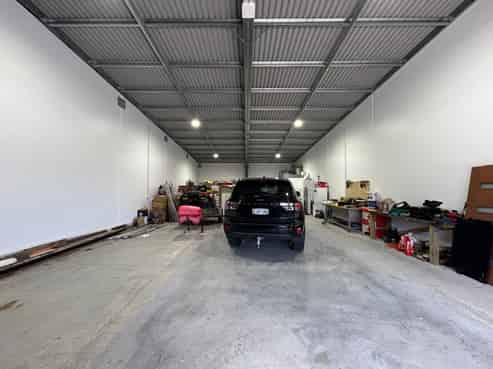 Near New Self-Contained Unit