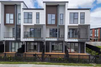 4/10 Scott Road, Hobsonville