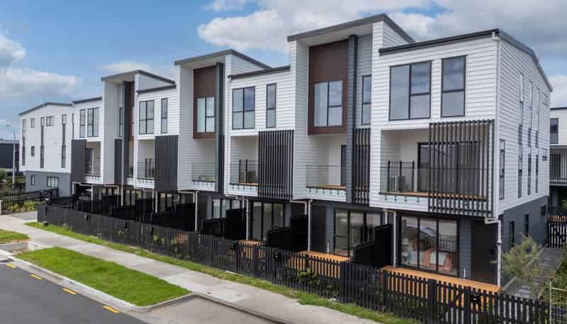 4/10 Scott Road, Hobsonville