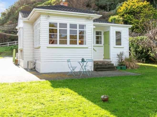 16 Athens Street, Miramar