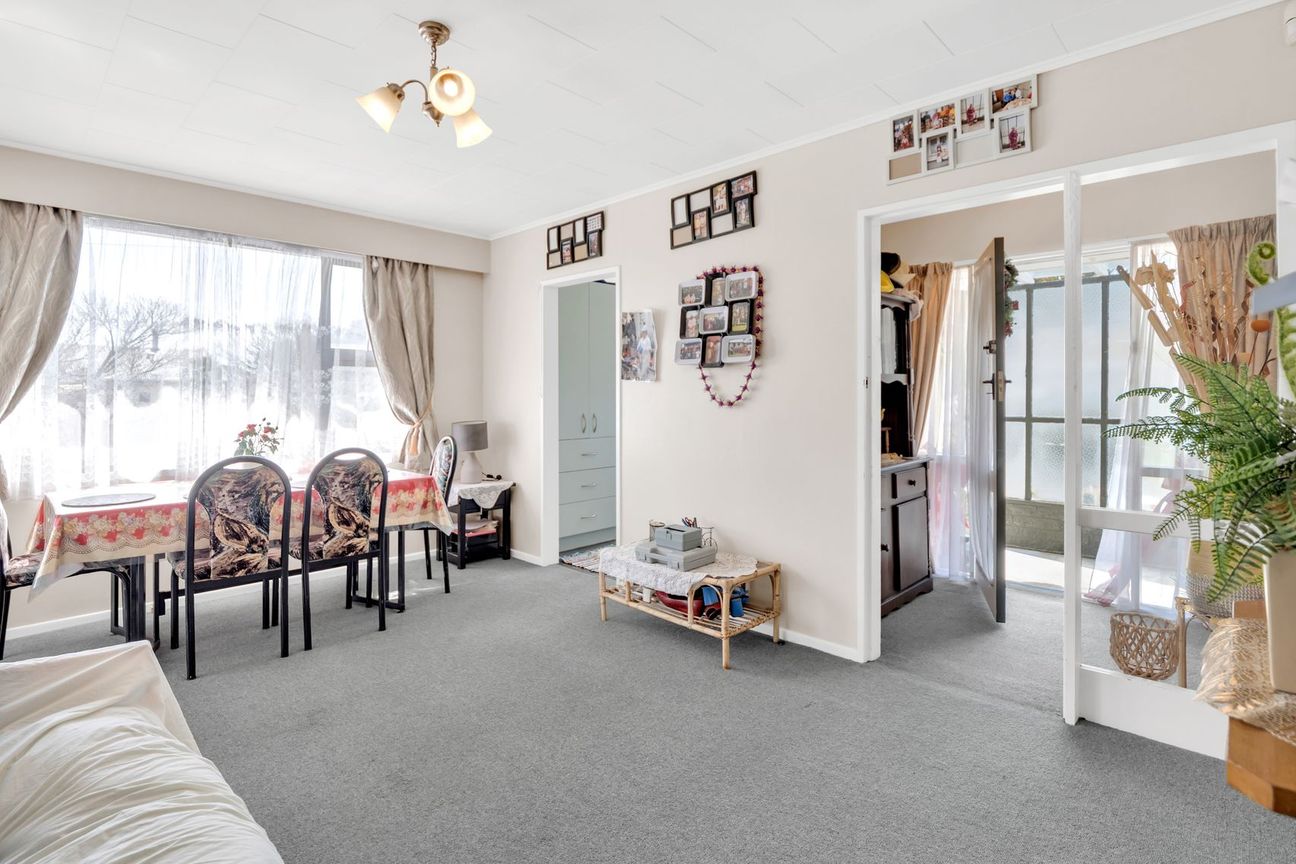 Prime Location with Real Utility - Meer