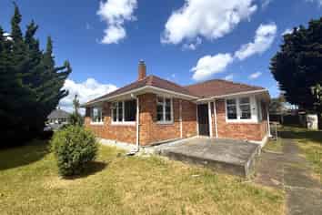 91 Pt England Road, Point England