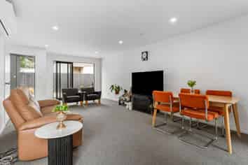 100B Point England Road, Point England