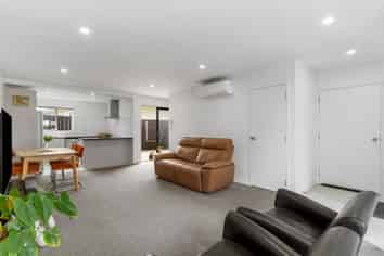 100B Point England Road, Point England