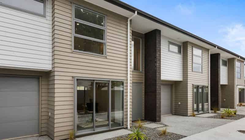 100B Point England Road, Point England