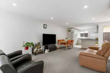 100B Point England Road, Point England