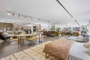 Immaculate Rosedale Showroom | 1,140 m2