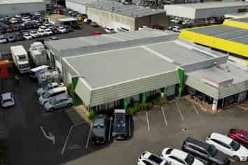 Multiple Uses – Warehouse, Office or Showroom