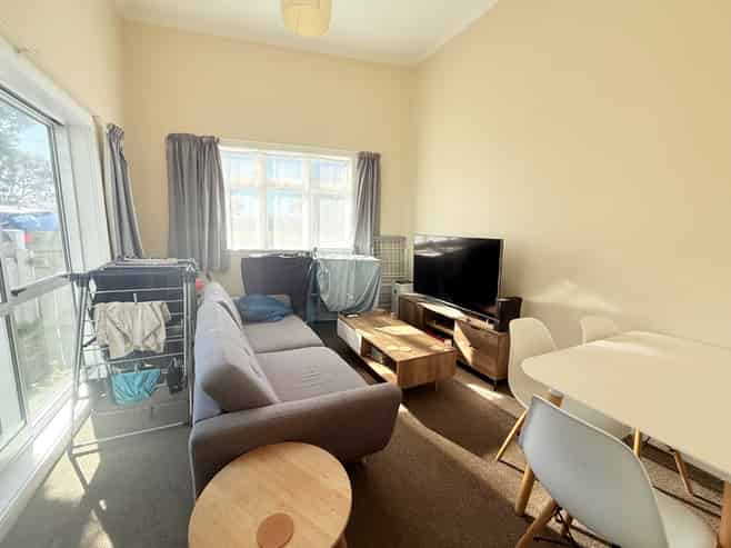 a/2 Henry Street, Kilbirnie