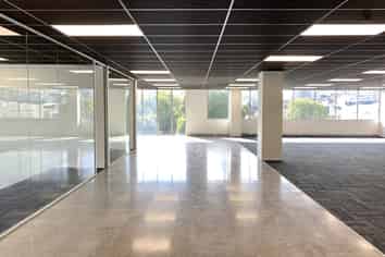 Elevated fringe workspace with scale & flexibility