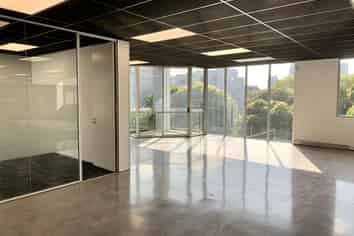 Elevated fringe workspace with scale & flexibility