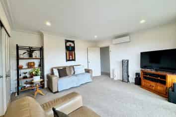 40 Pemberton Crescent, Greerton