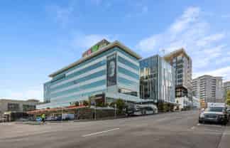 Cost-effective full floor in Victoria Quarter