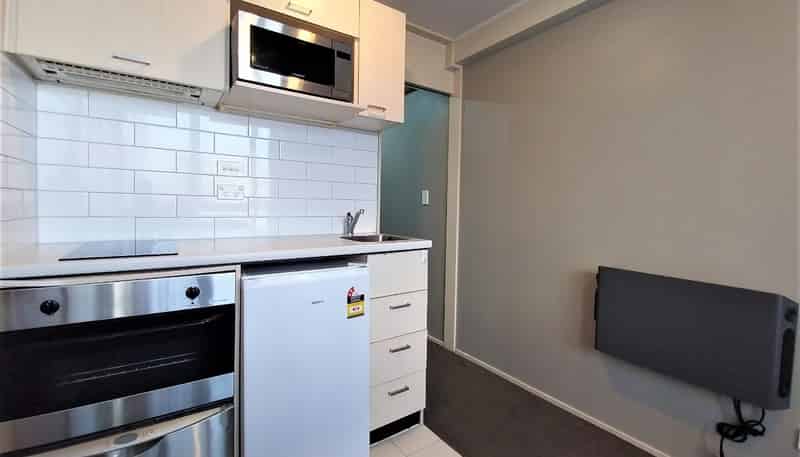 1017/72  Nelson Street , Auckland Central