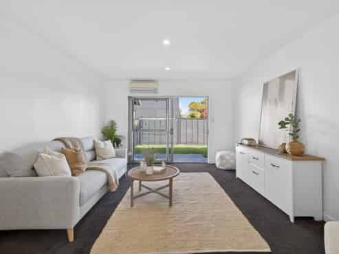 2/130 Edgeware Road, Saint Albans