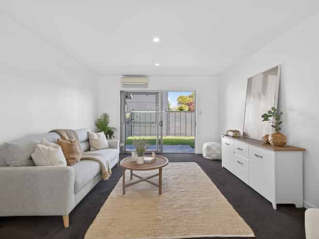 2/130 Edgeware Road, Saint Albans