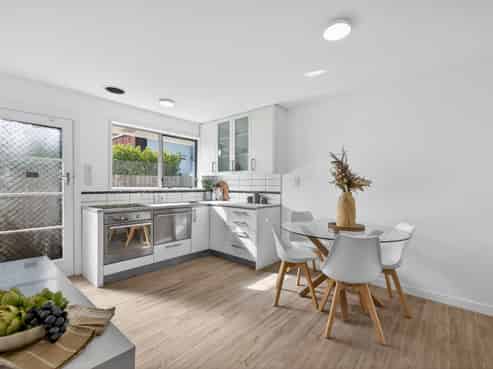 2/130 Edgeware Road, Saint Albans