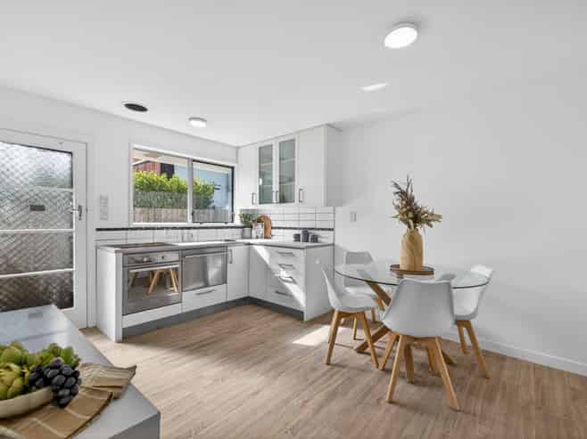 2/130 Edgeware Road, Saint Albans