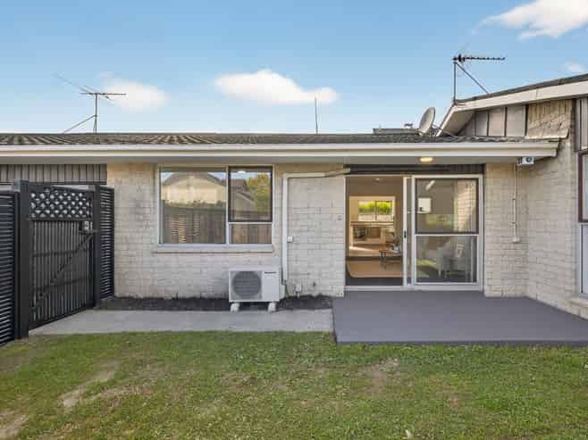 2/130 Edgeware Road, Saint Albans