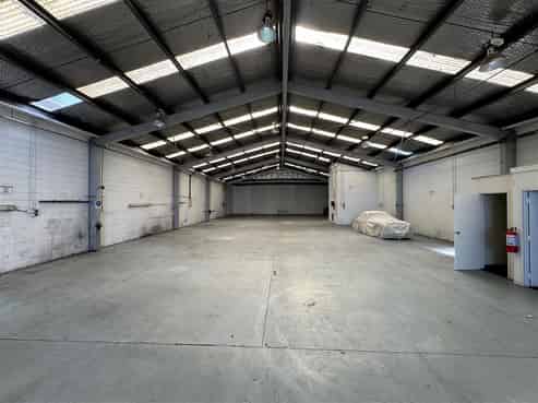 CBRE | 490sqm Mixed-Use WH in Otahuhu