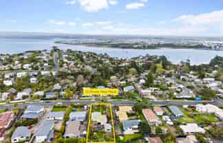 10 Drome View Place, Beach Haven
