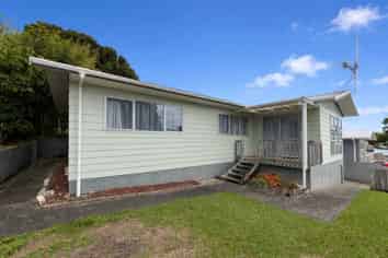 2B Robin Hood Place, Onerahi