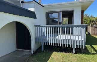 9 Winifred Avenue, Bayview