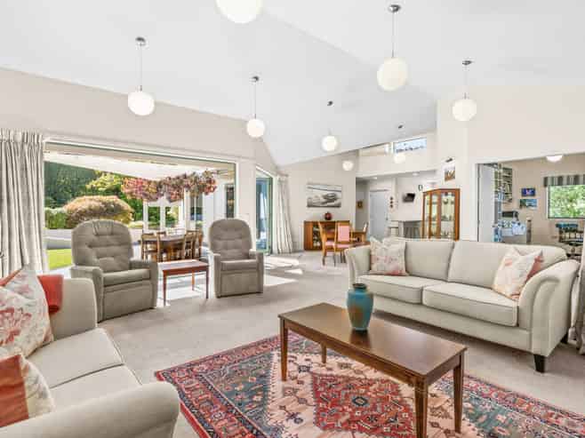 12 Laing Cove, Havelock North