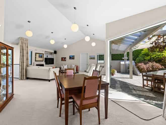 12 Laing Cove, Havelock North