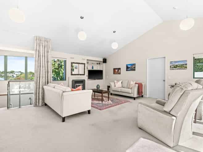 12 Laing Cove, Havelock North