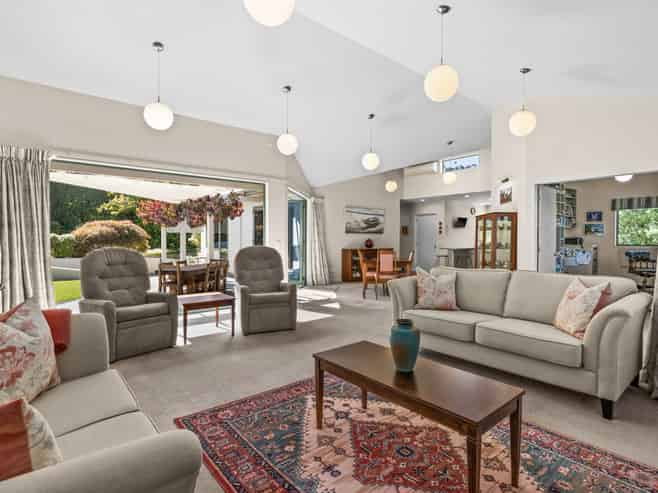 12 Laing Cove, Havelock North