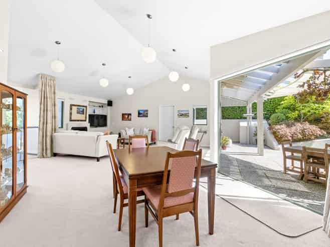 12 Laing Cove, Havelock North