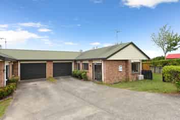 64 Brymer Road, Grandview Heights