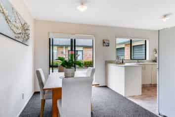 64 Brymer Road, Grandview Heights