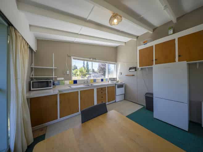 36 Home Street, Manapouri