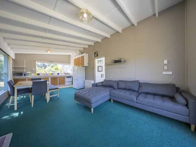 36 Home Street, Manapouri