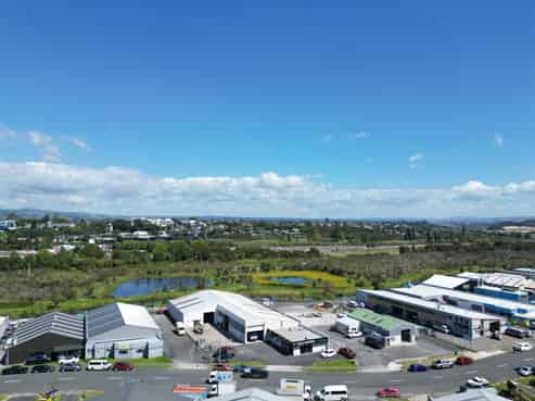 High-Profile Industrial with Dual Warehousing