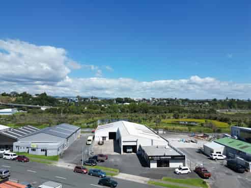 High-Profile Industrial with Dual Warehousing