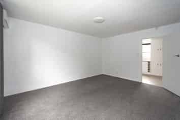 4/19 Hargest Crescent, Sydenham