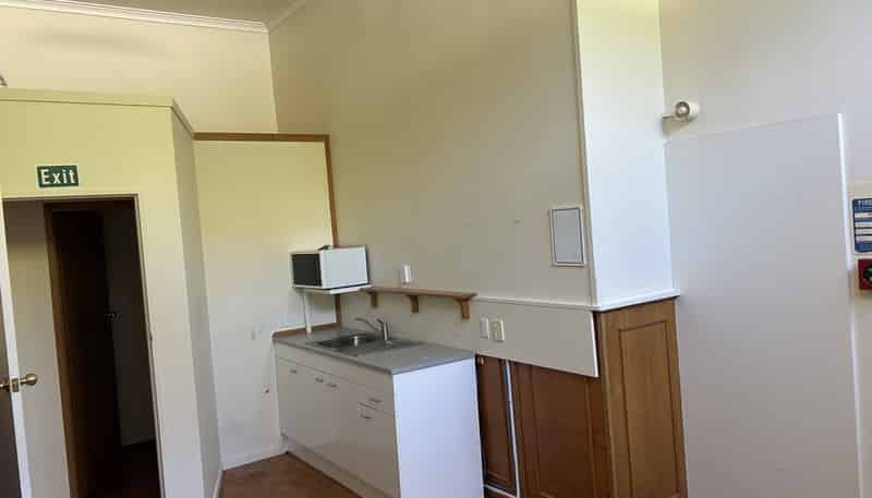 329 Trafalgar Square, Nelson