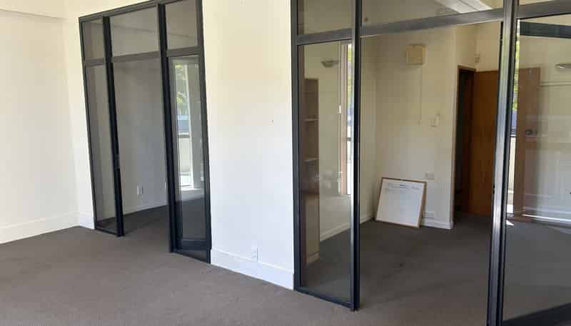 329 Trafalgar Square, Nelson