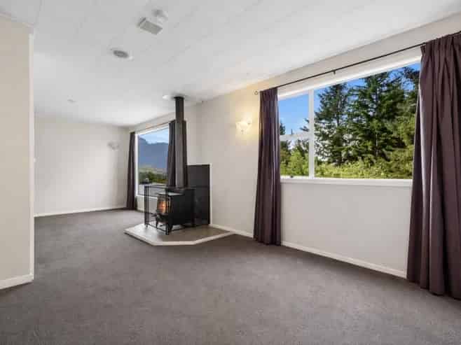 102 Thompson Street, Queenstown